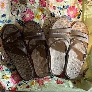 CROCS Women's Dual-Strap Slide Sandals in Dark Brown and Light Gray, Sz 9